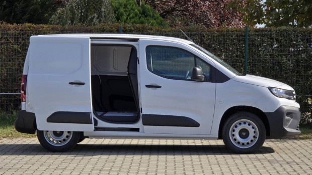 Peugeot Partner 1.5 Bluehdi 100 L1 (3 személyes )