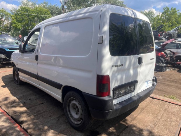 Peugeot Partner 1.9D (2004) 10Dxfs Alkatrészek #M2617