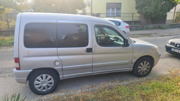 Peugeot Partner 5 szemlyes 1,6 Benzin klma-tolatradar-flia