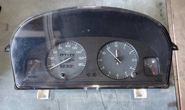 Peugeot Partner Citroen Berlingo racsoport