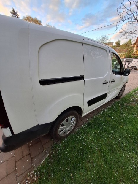 Peugeot Partner Citroen berlingo 2008- alkatrészek