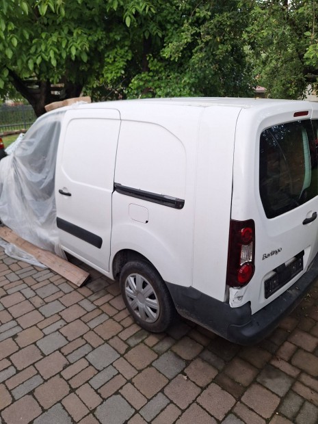 Peugeot Partner Rozsdamentes Karosszria 2015