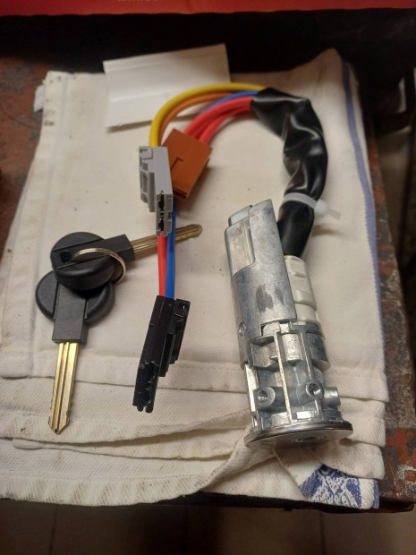 Peugeot Partner gyjts kapcsol.