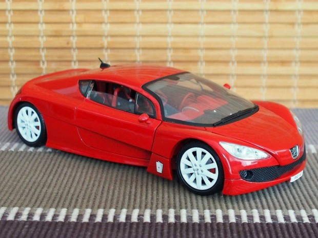 Peugeot RC Diamond (2002) modellautó 1:18