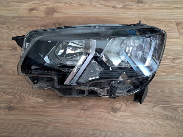 Peugeot Rifter gyri bal els fnyszr lmpa 2018 -