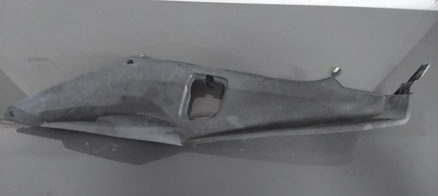 Peugeot Satelis 125 Jobb oldali lábtartó idom