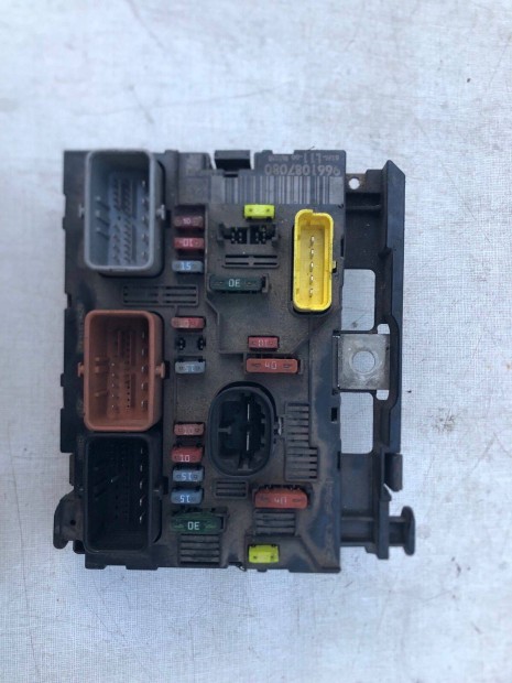 Peugeot, Citro�n - BSM L11-00 biztos�t�kt�bla / motort�ri vez�rl�