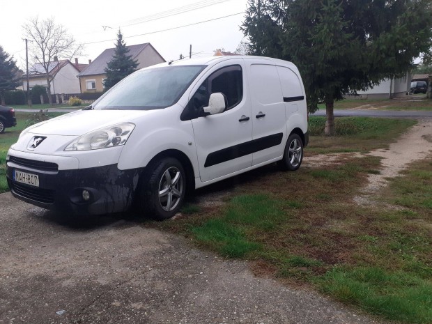 Peugeot, Citroen alufelni 205/55 R16 nyri gumik