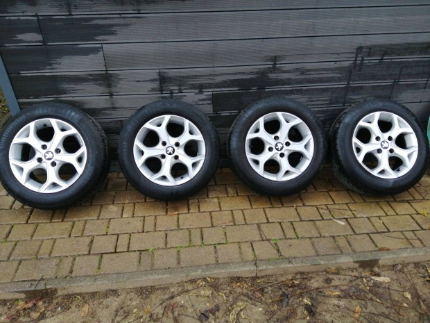 Peugeot alufelni 15 coll
