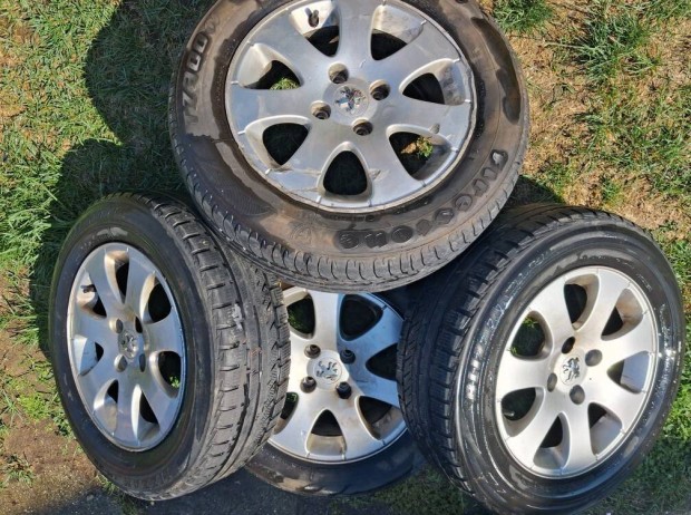Peugeot alufelni téli gumikkal