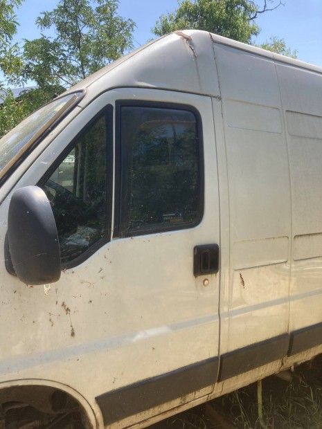 Peugeot boxer 2006 2.8 hdi rengeteg alkatrész motor váltó