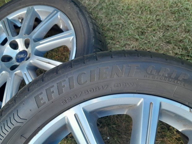 Peugeot citroen Ford volvo Renault r17 5x108 felni alufelni gumival 