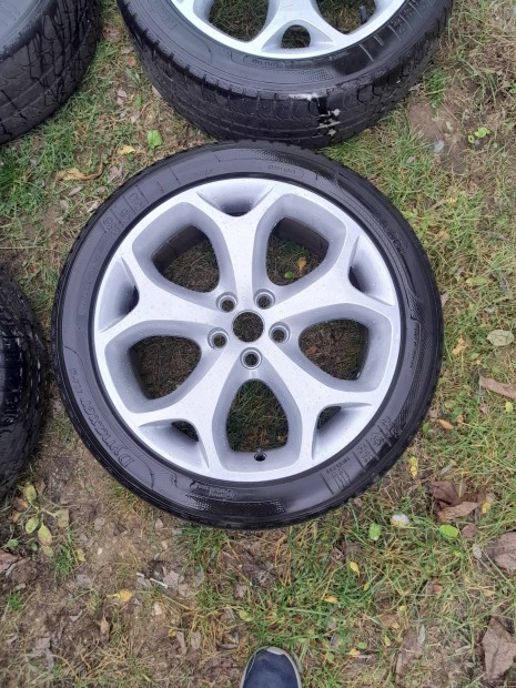 Peugeot citroen Ford volvo Renault r18 5x108 felni gumival 