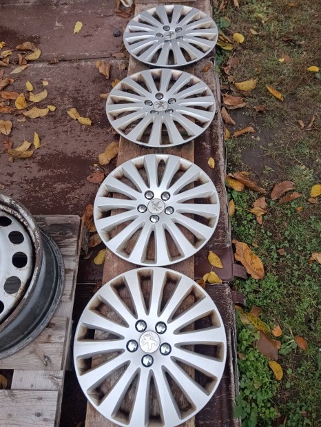 Peugeot dísztárcsa