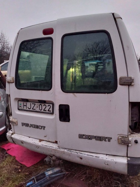 Peugeot expert feh�r ajt�k Csepelen elad�k.