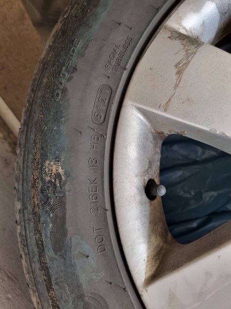 Peugeot felnik s nyri gumik