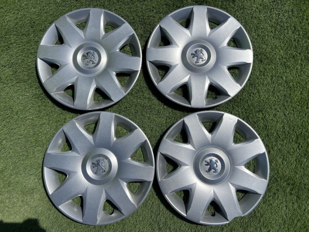 Peugeot gyári 16" dísztárcsa 3db
