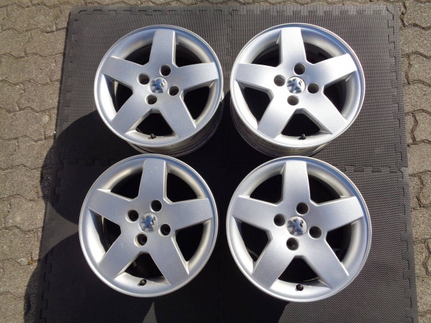 Peugeot gyári alufelni 15-ös, 4×108-as osztóval, szép állapotban eladó
