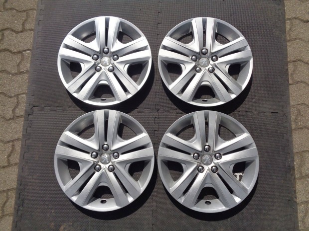 Peugeot gy�ri d�szt�rcsa 16-os sz�p �llapotban elad�