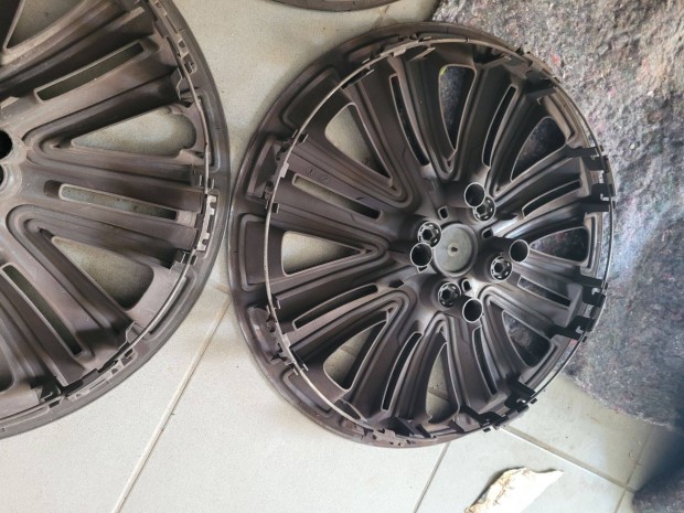 Peugeot gy�ri d�szt�rcsa garnit�ra