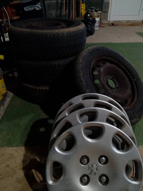 Peugeot gyri lemezfelni disztrcsval 14-es