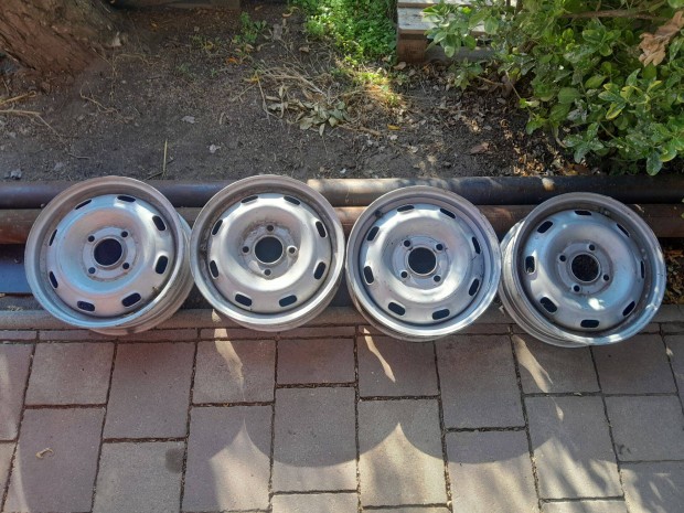 Peugeot lemezfelni 4x108 R13 4.5J ET35