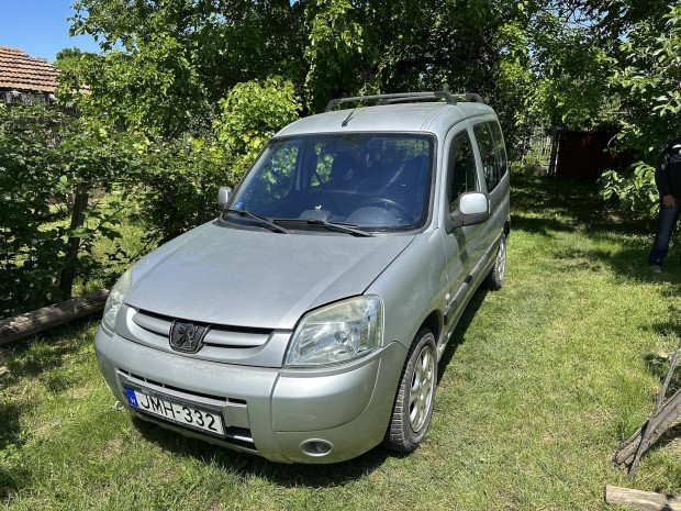 Peugeot partner 2.0 HDI nagyon kevés km-el eladó