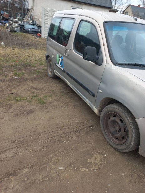 Peugeot partner 2.0 hdi bontott  alkatr�szei 
