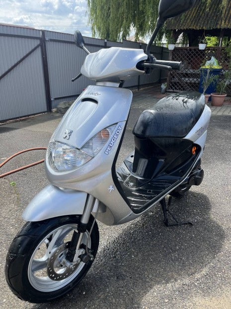 Peugeot robogó eladó