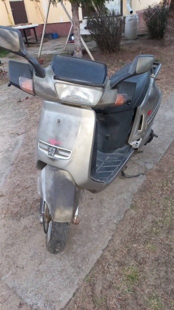 Peugeot sv 100 alkatrésznek vagy felújításra