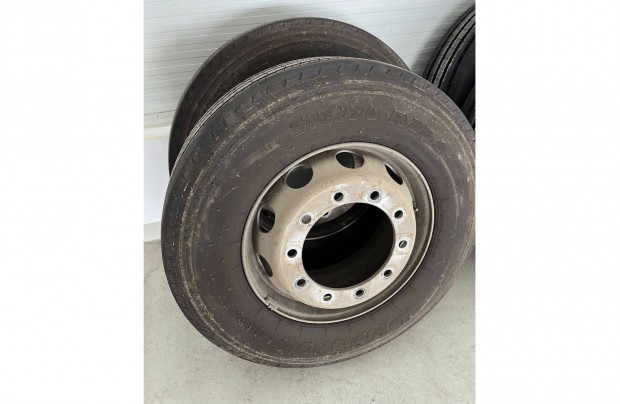 Pharos 315/70 R22,5 156/150 L gumi+gy�ri ac�lfelni 2 db