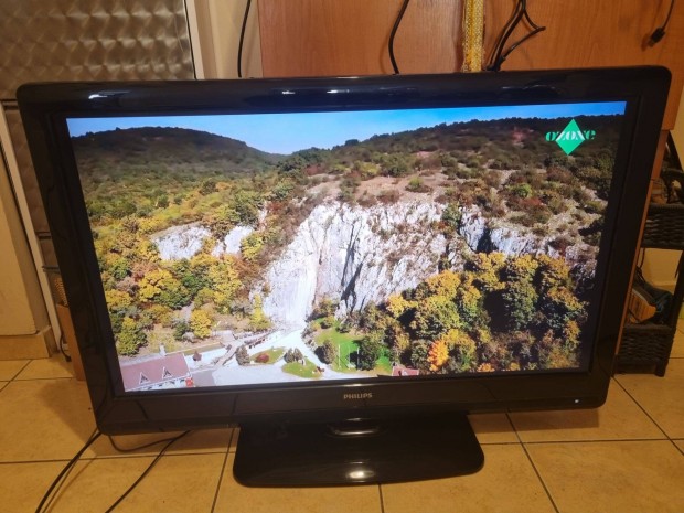 Philips 107 cm-es telev�zi� t�vir�ny�t�val