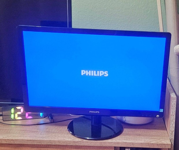 Philips 226V4L tipus 16:9 full HD monitor