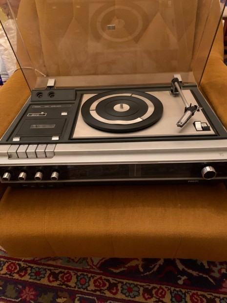 Philips 22RH813/16Z kombi lemezjátszó, rádió, magnó