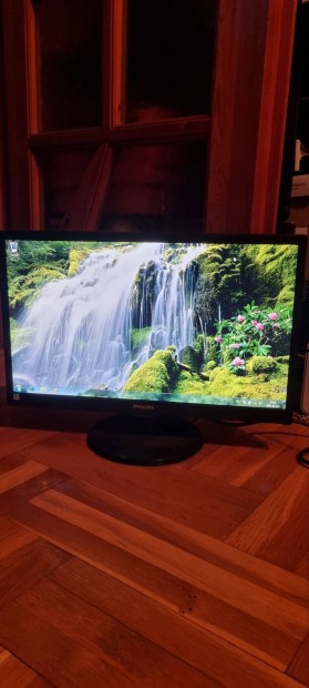 Philips 22" Led monitor hdmi, vga csatlakozóval