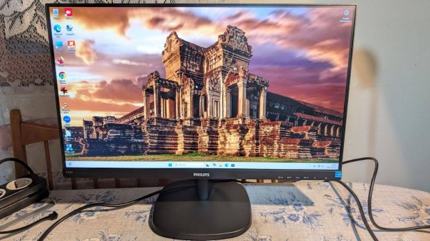 Philips 243v7qdsb 24"-os Full HD IPS Wled monitor (HDMI, VGA, DVI)