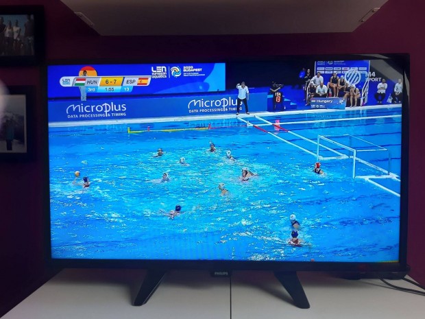 Philips 82cm HD LED TV 32PHT4201