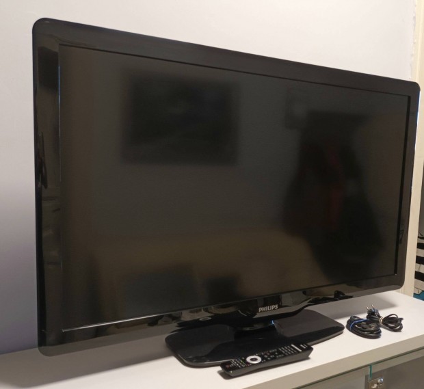 Philips Full HD LCD TV 107CM