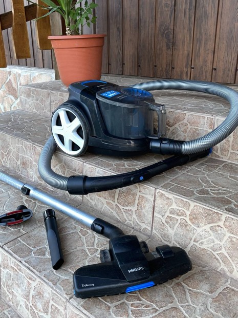 Philips Powerpro Compact porzsák nélküli porszívó