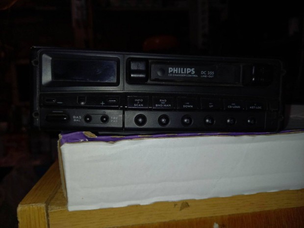 Philips autórádió és CD-tár