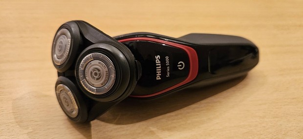 Philips series 5000 akksis borotva