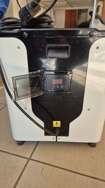 Phnix Specialline Super Mini medence h�szivatty�, 4 kW