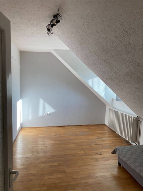 Piac és Center között 53 m2 hasznos alapterületű lakás eladó
