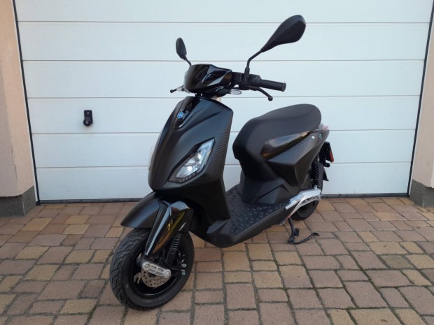 Piaggio 1-es Elektromos robogó