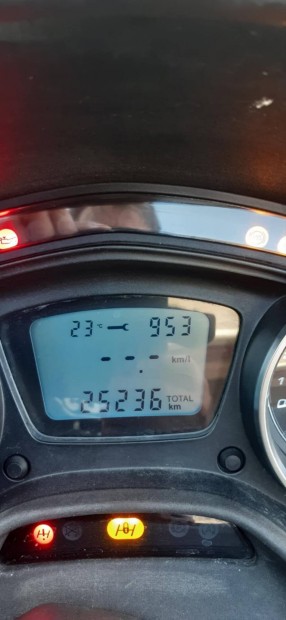 Piaggio 500 MP3 megkímélt állapotú nagyrobogó
