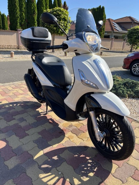 Piaggio Bevely 300