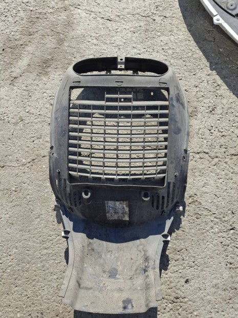 Piaggio Beverly 125 200 250 első kerék mögötti idom