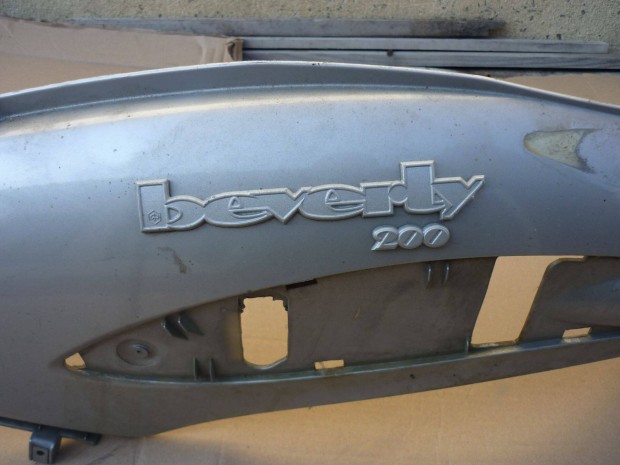 Piaggio Beverly 200 bal �l�s alatti idom oldalidom oldal idom