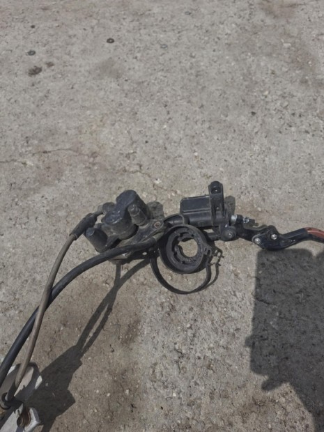 Piaggio Beverly els� f�krendszer