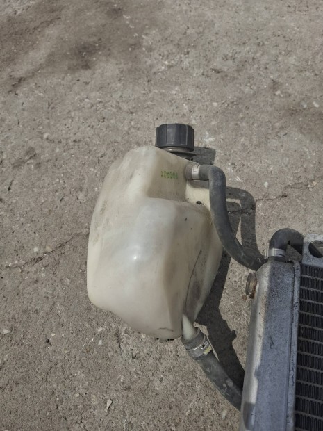 Piaggio Beverly hűtő és kiegyenlítő tartály